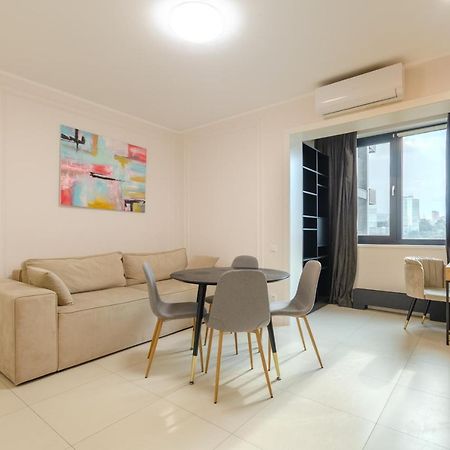 Petrovdom 13-141 In Rc New York Concept House With Bathroom Kiev Bagian luar foto
